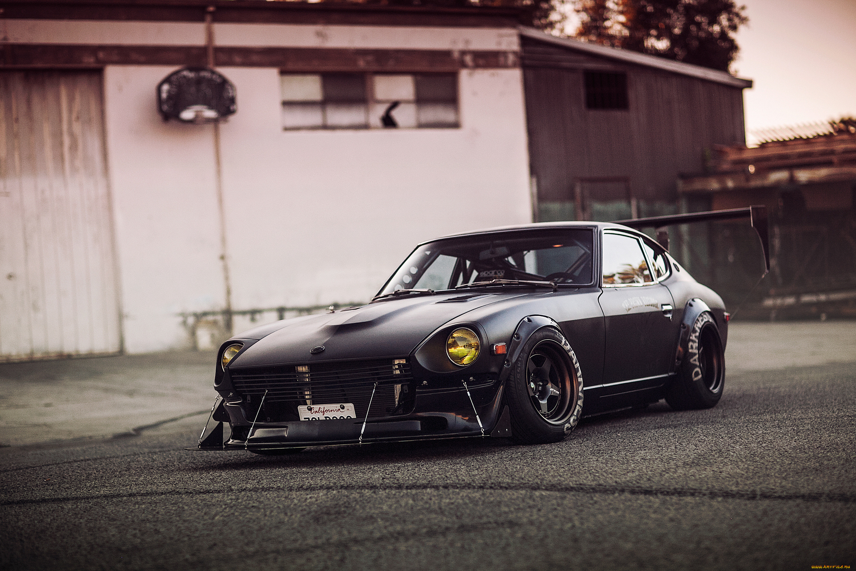 Datsun 240z stance